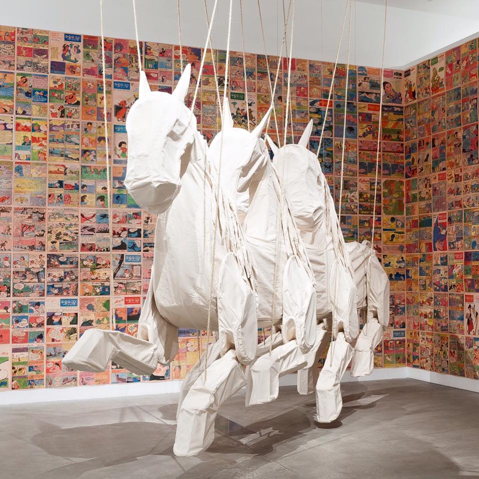 contemporary art horses in england